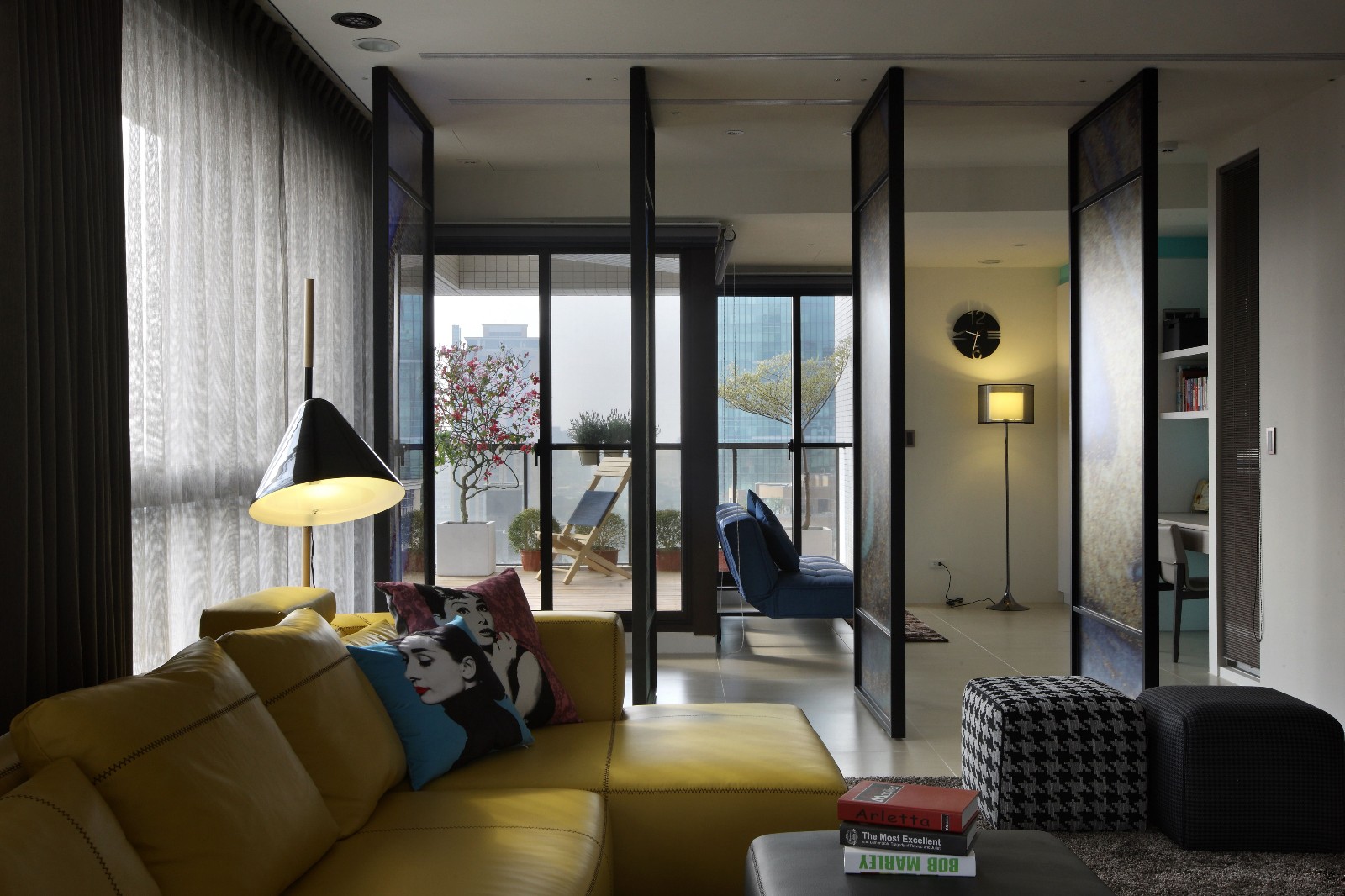 現(xiàn)代簡(jiǎn)約風(fēng)格家裝設(shè)計(jì)室內(nèi)裝修效果圖-客廳陽臺(tái) 現(xiàn)代簡(jiǎn)約風(fēng)格家裝設(shè)計(jì)室內(nèi)裝修效果圖-客廳陽臺(tái)