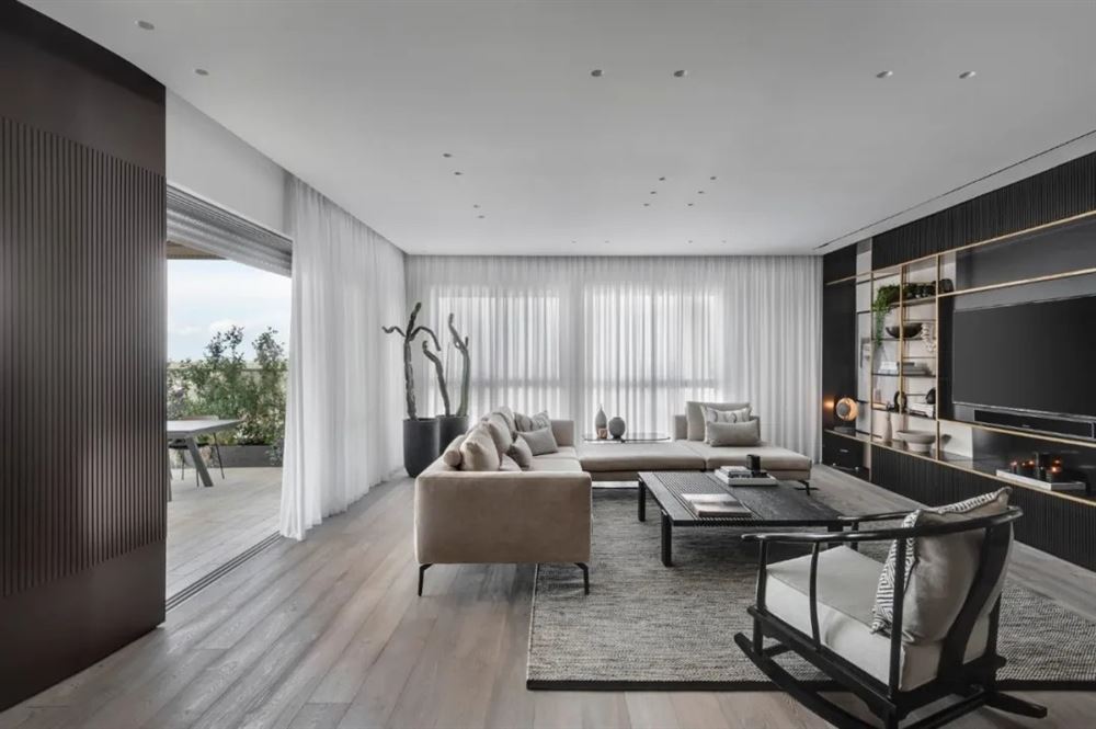 廣州市雅寶新城輕奢風格四居室裝修案例