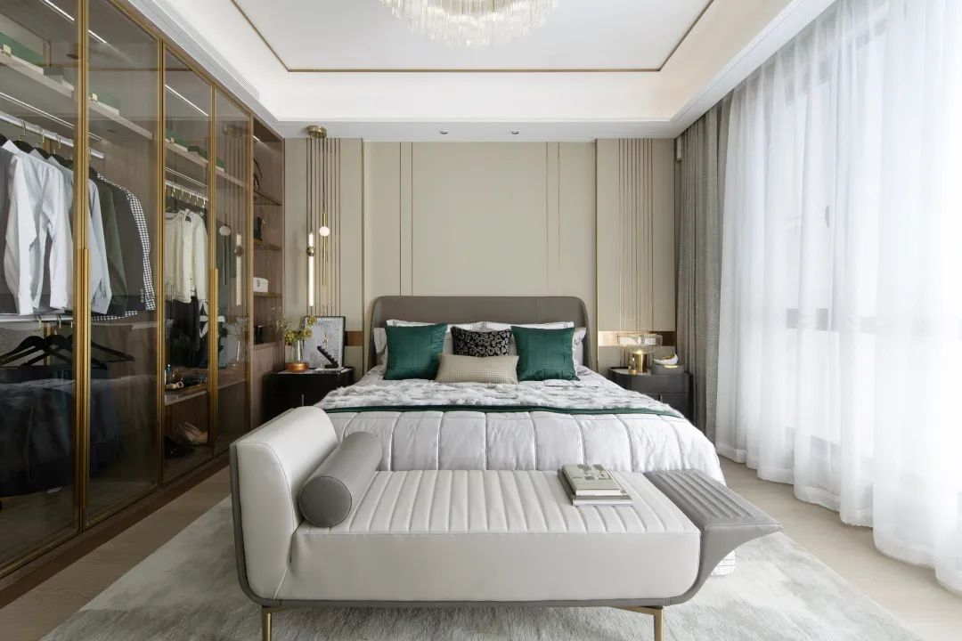 現(xiàn)代輕奢風(fēng)格室內(nèi)設(shè)計(jì)家裝案例-主臥室 現(xiàn)代輕奢風(fēng)格室內(nèi)設(shè)計(jì)家裝案例-主臥室