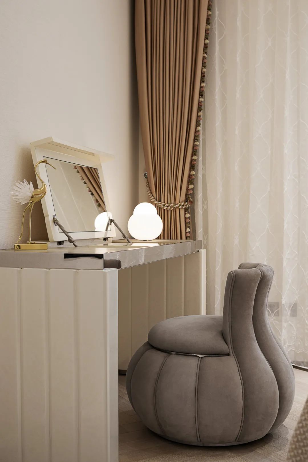 簡歐風(fēng)格家裝設(shè)計(jì)別墅裝修效果圖-臥室梳妝臺 簡歐風(fēng)格家裝設(shè)計(jì)別墅裝修效果圖-臥室梳妝臺