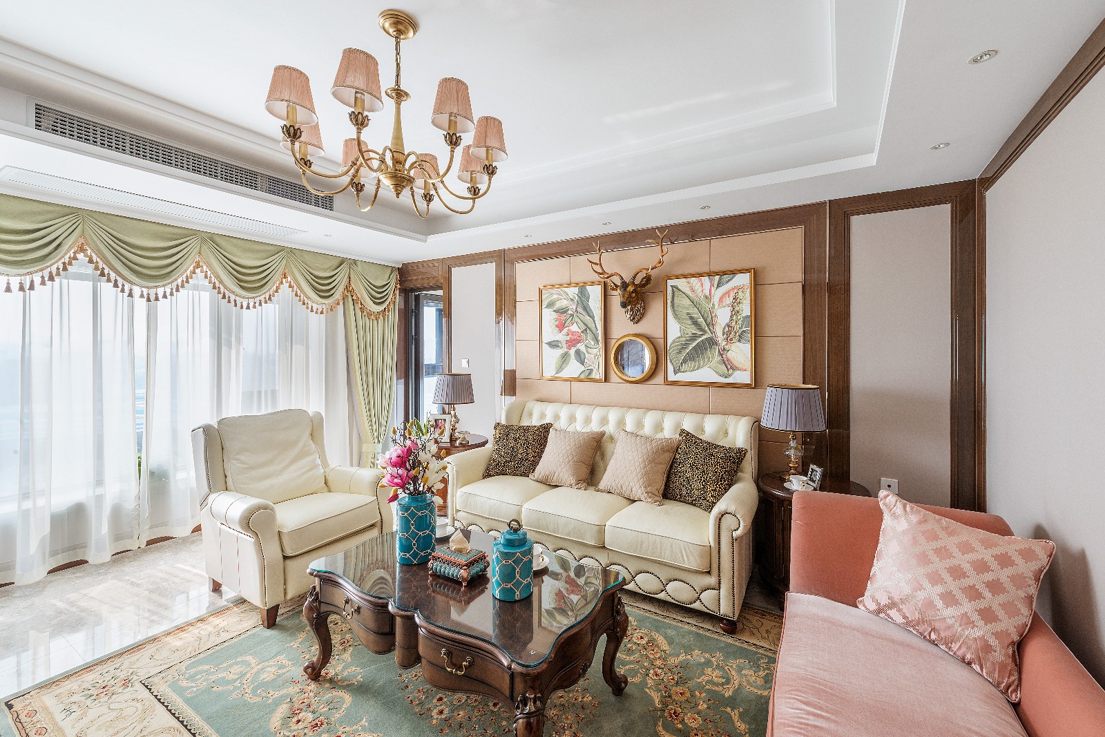 裝修公司奢華美式風格室內(nèi)裝修效果圖-客廳 裝修公司奢華美式風格室內(nèi)裝修效果圖-客廳