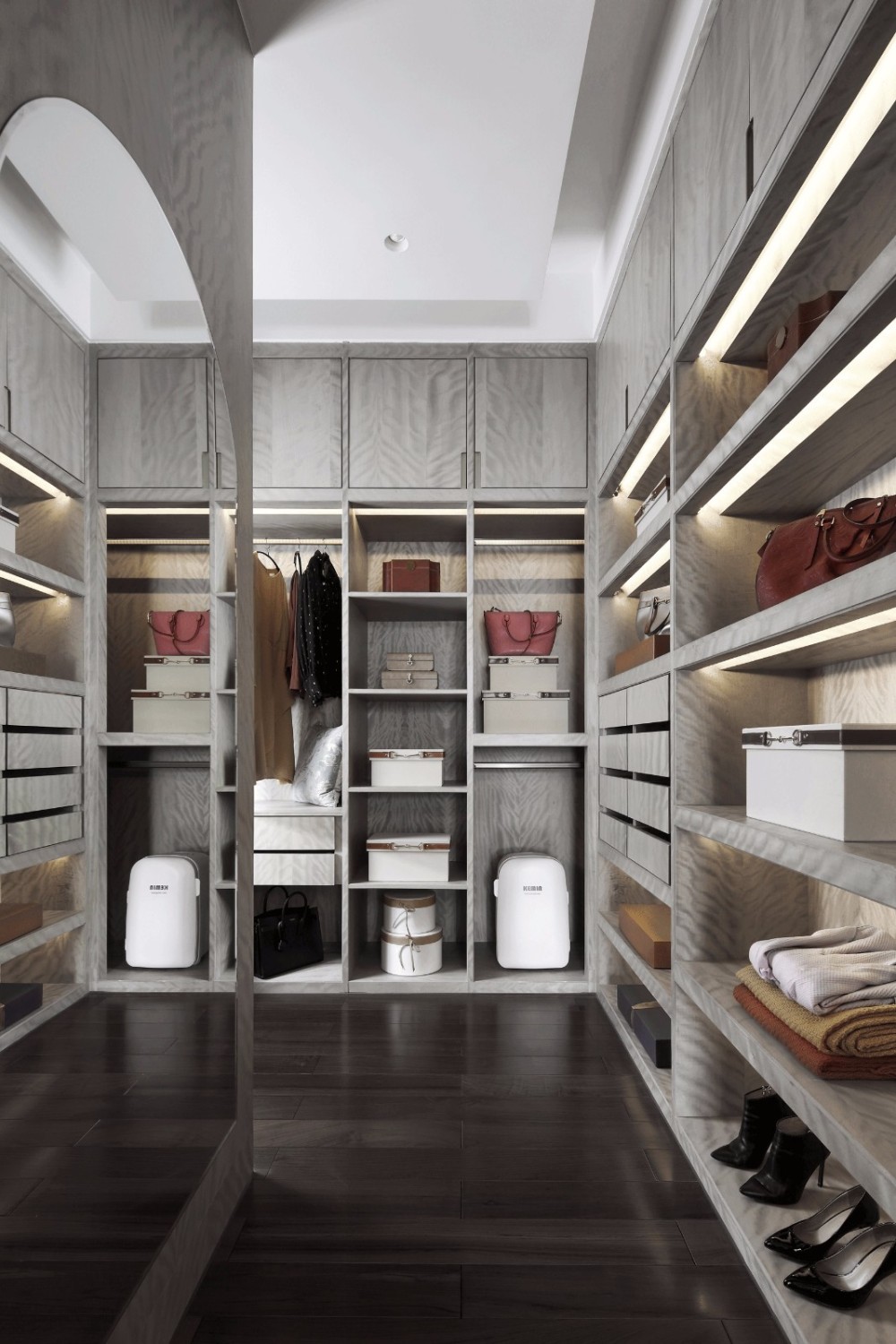 現(xiàn)代簡約風(fēng)格室內(nèi)設(shè)計家裝案例-衣帽間 現(xiàn)代簡約風(fēng)格室內(nèi)設(shè)計家裝案例-衣帽間