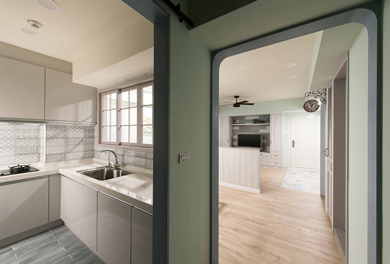 法式鄉(xiāng)村風(fēng)格家裝設(shè)計(jì)室內(nèi)裝修效果圖-廚房 法式鄉(xiāng)村風(fēng)格家裝設(shè)計(jì)室內(nèi)裝修效果圖-廚房