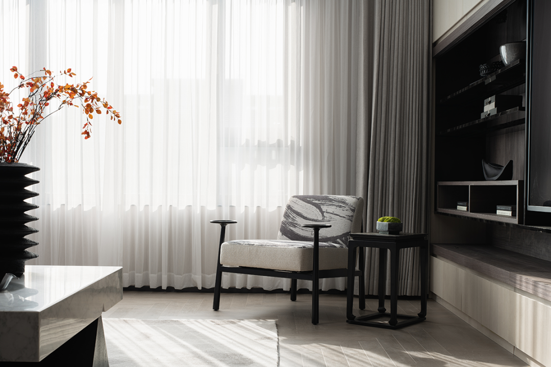 現(xiàn)代簡(jiǎn)約黑白灰風(fēng)格室內(nèi)設(shè)計(jì)家裝案例-客廳落地窗 現(xiàn)代簡(jiǎn)約黑白灰風(fēng)格室內(nèi)設(shè)計(jì)家裝案例-客廳落地窗