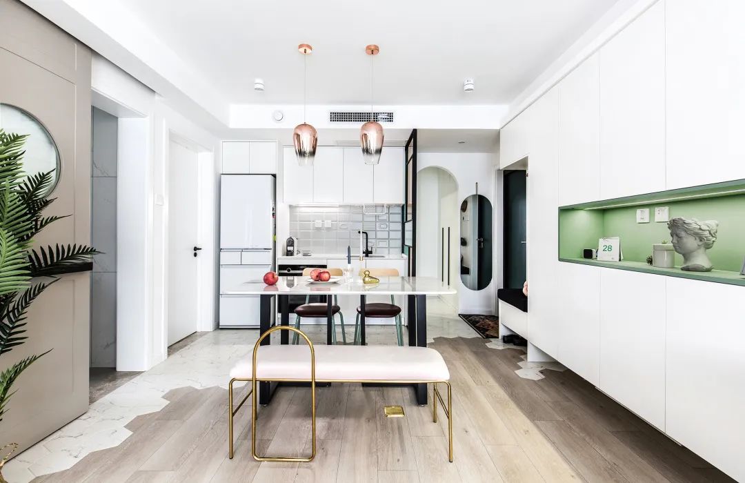 現(xiàn)代輕奢風(fēng)格家裝設(shè)計室內(nèi)裝修效果圖-餐廳 現(xiàn)代輕奢風(fēng)格家裝設(shè)計室內(nèi)裝修效果圖-餐廳